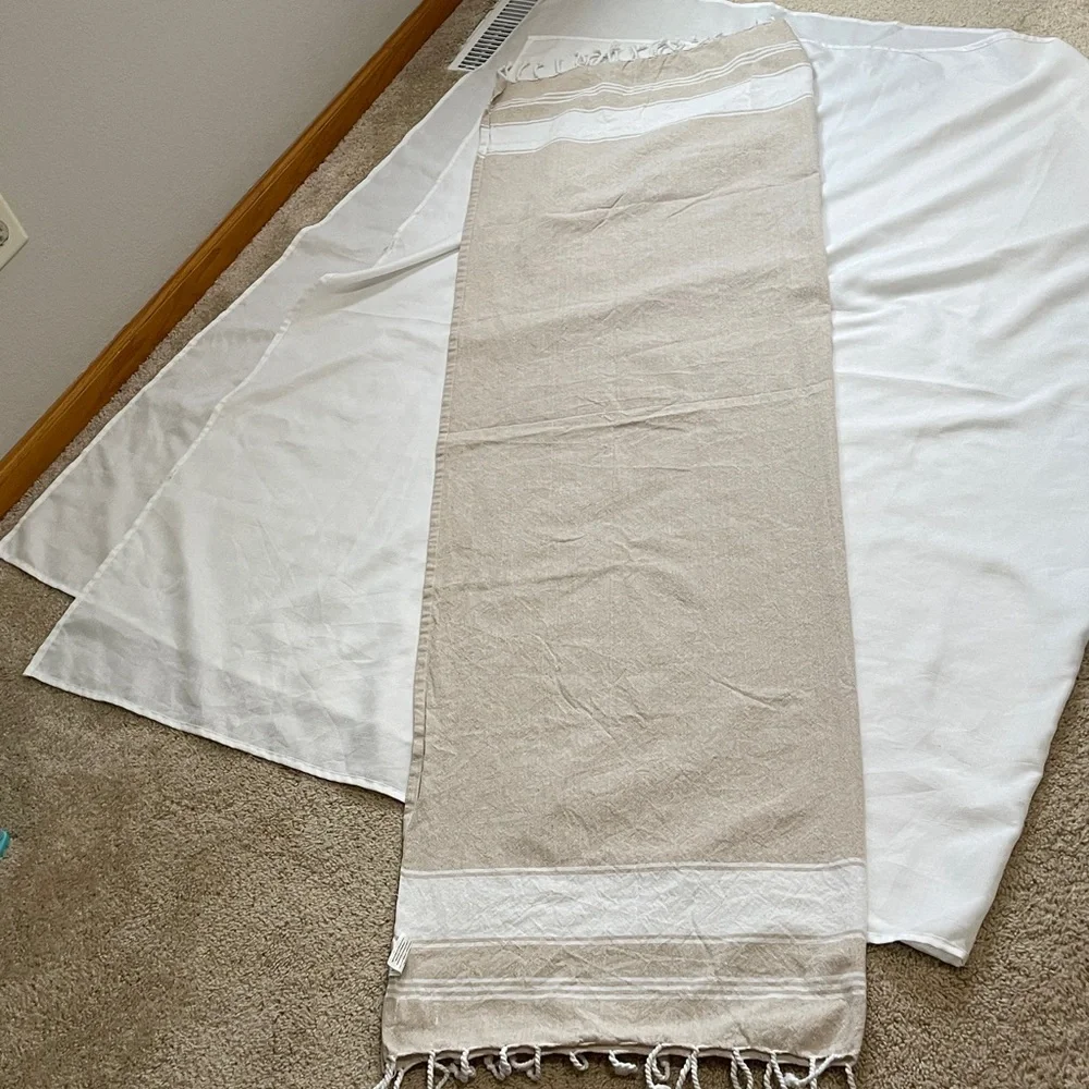 Turkish towels Beige and White Fringed set of 2